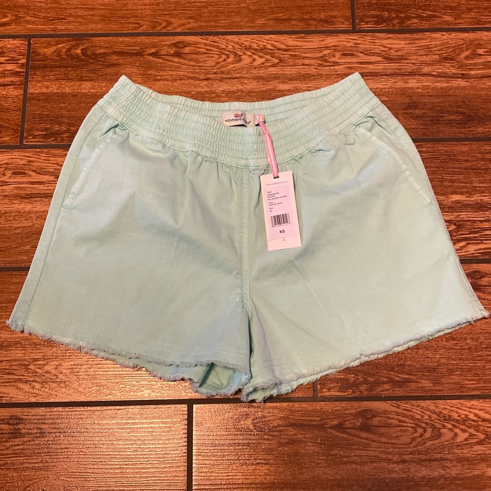 Vineyard Vines pull on shorts XS